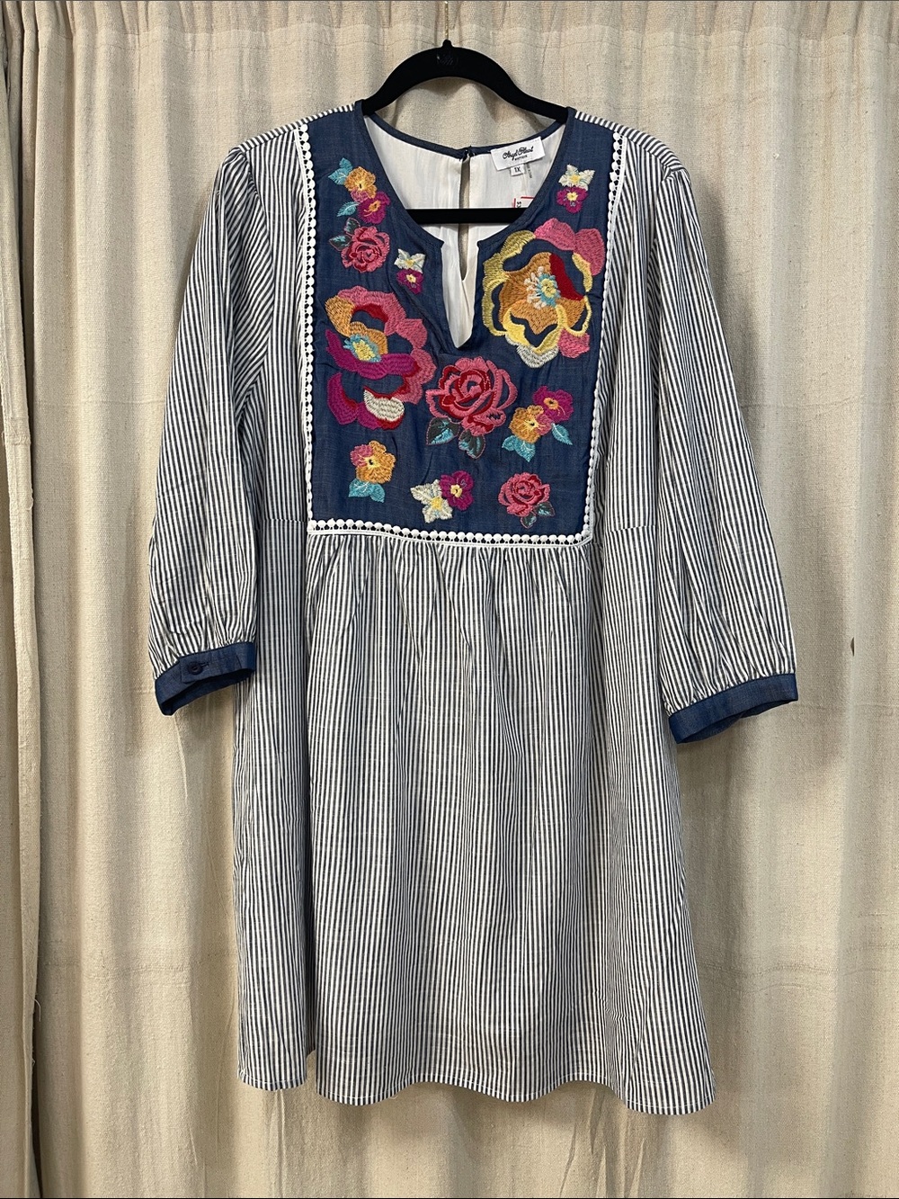 Striped Navy Floral-Embroidered Women’s Dress - Blue size 1X EUC